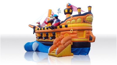 «Корабль пиратов (Жёлтый)» на подвижной волне